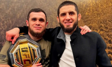 Два бойца из России подписали контракт с UFC