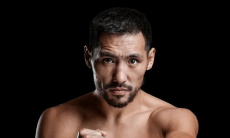 Чемпион мира пригрозил нокаутировать Жанибека Алимханулы