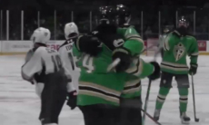 Казахстанский хоккеист забросил дебютную шайбу за канадский клуб. Видео