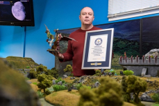 Мужчина попал в Книгу Гиннесса за самую долгую партию в настольную игру