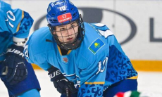 Казахстанский хоккеист сыграл юбилейный матч в МХЛ