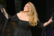 Адель впервые за полгода появилась на публике