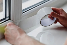 Как легко отмыть старые следы от скотча от пластика