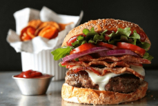 Еда для миллиардеров — бургер за 5,3 млн тенге удивил сеть