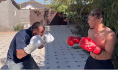 Махмуд Сабырхан устроил избиение месильщика цемента. Видео