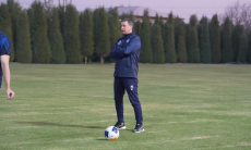 Наставник сборной Казахстана объявил об уходе после позорного поражения и матчей с Узбекистаном