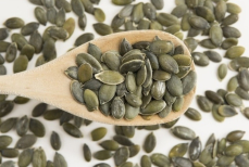 Правда ли, что горсть тыквенных семечек спасает от бессонницы