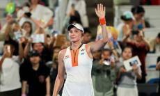 Елена Рыбакина вырвала победу на старте турнира за миллион долларов