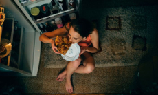 Почему в холода тянет на калорийную еду и как с этим бороться