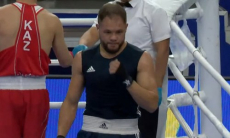 Побеждавший Алимханулы казахстанский боксёр оформил досрочную победу