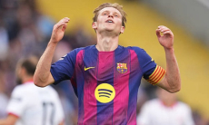 «Барселона» отменила сенсацию после удаления Флика