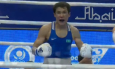 Казахстанский боксёр отправил в нокдаун и разгромил чемпиона Азии в бою за медаль