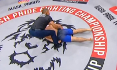 Тяжелым нокаутом за 42 секунды закончился бой Казахстан — Узбекистан. Видео