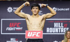 Во сколько начнется четвертый бой Азата Максума в UFC