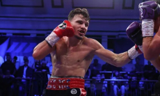 Нокаутом завершился бой за два титула в весе Жанибека Алимханулы. Видео