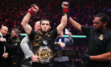 Исламу Махачеву «отдали» победу в титульном бою UFC