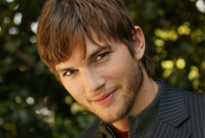 Эштон Катчер признался, что красота мешала его карьере в Голливуде