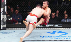 Марио Баутиста «финишировал» Умара Нурмагомедова в UFC