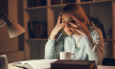 Перечислены основные причины ощущения песка в глазах