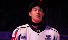 Казахстанский хоккеист получил хорошие новости из НХЛ