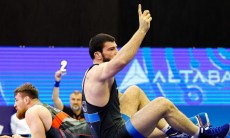 Разгромом закончился финал Казахстана на чемпионате мира по борьбе