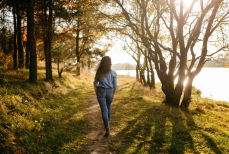 Почему во время прогулки мы слышим лучше — новое открытие учёных