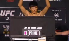 Азат Максум узнал официальное наказание за проваленное взвешивание в UFC