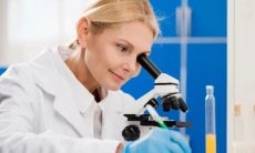 Нарушают законы физики. Ученые впервые создали кристаллы из вращающихся частиц