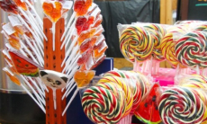 Названа самая вредная для зубов сладость