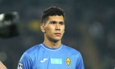 Анарбеков удивил поступком во время «золотого» матча «Кайрат» — «Астана». Видео