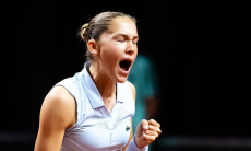 Разгромом закончился матч россиянки Андреевой за титул в Германии