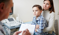 Инфекционист предупредил о парализующем детей за несколько часов вирусе