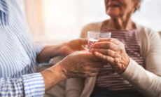 Врачи предупредили об опасности антигистаминных препаратов для пожилых