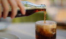 Четыре напитка, которые разрушают суставы