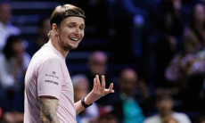 «Здесь всё немного иначе». Бублик оценил покрытие на «Мастерсе» в Париже