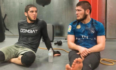 Хабиб Нурмагомедов и Ислам Махачев «раздели» персонал Лиги Чемпионов