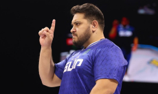 «Нужно вырубать своих соперников и тогда поднимут твою руку!». Закир Найманбаев объяснил поражение в со-главном событии турнира Power Slap