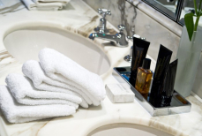 Эксперт объяснила, почему шампуни в отелях отличаются от магазинных