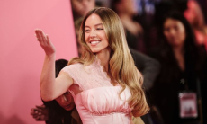 Сидни Суини кардинально сменила имидж. Фото