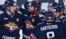 Игрок сборной Казахстана помог команде оформить разгром в матче КХЛ