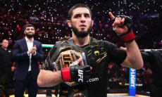 Махачеву «отдали» титул чемпиона в дивизионе Рахмонова в UFC