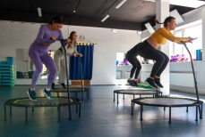 Прыжки на батуте для здоровья — почему фитнес джампинг стоит попробовать