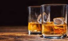 Выявлен неожиданный фактор, провоцирующий тягу к алкоголю