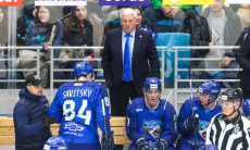 «Вредят своим товарищам». Михаил Кравец выступил с угрозами после пятого подряд поражения «Барыса»