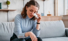 Названы неожиданные причины постоянного слезотечения