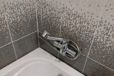 Плесень в ванной исчезнет навсегда — поможет мощное средство из одного копеечного ингредиента