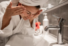 Можно ли умываться с мылом утром