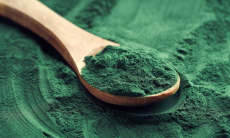 Врач назвала ягоды годжи и спирулину бесполезными продуктами для микробиома