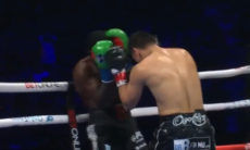 Быстрый нокаут решил судьбу боя непобежденного чемпиона мира по версии WBC. Видео