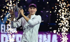 «Горько осознавать, что Рыбакина выступает под другим флагом». В России восхищаются триумфом казахстанки